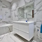 וילה Blu - Indoor Heated Pool, Sauna & Games