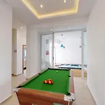 Blu - Indoor Heated Pool, Sauna & Games מליאהה