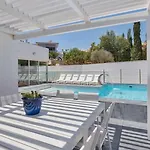 Blu - Indoor Heated Pool, Sauna & Games * מליאהה