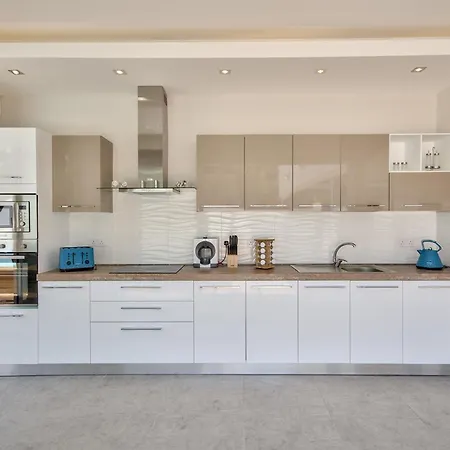 Βίλα Blu - Family With Indoor Heated Pool, Sauna And Games