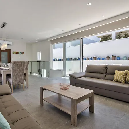 Βίλα Blu - Family With Indoor Heated Pool, Sauna And Games