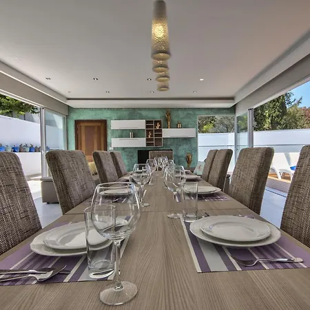 Blu - Family With Indoor Heated Pool, Sauna And Games Βίλα Mellieħa