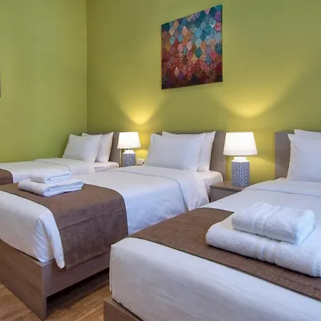 Blu - Indoor Heated Pool, Sauna & Games