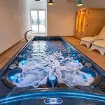 Vilă Blu - Indoor Heated Pool, Sauna & Games Mellieħa