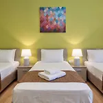 Blu - Indoor Heated Pool, Sauna & Games *