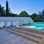 Вилла Blu - Indoor Heated Pool, Sauna & Games Меллиеха