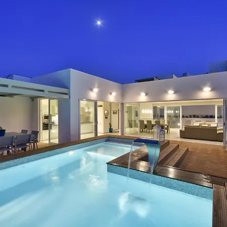 Blu - Family With Indoor Heated Pool, Sauna And Games Mellieħa
