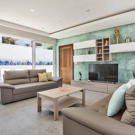 Villa Blu - Family With Indoor Heated Pool, Sauna And Games *