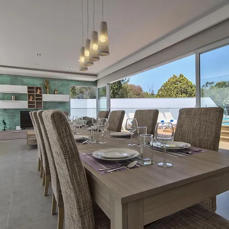 Blu - Family With Indoor Heated Pool, Sauna And Games Vila Mellieħa