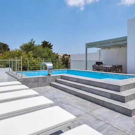 Blu - Indoor Heated Pool, Sauna & Games *