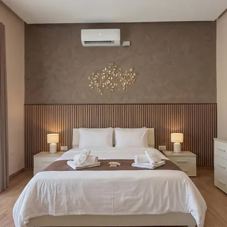 Blu - Indoor Heated Pool, Sauna & Games