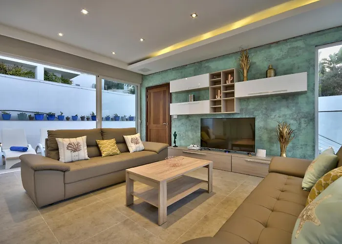 Vila Blu - Family With Indoor Heated Pool, Sauna And Games Mellieħa