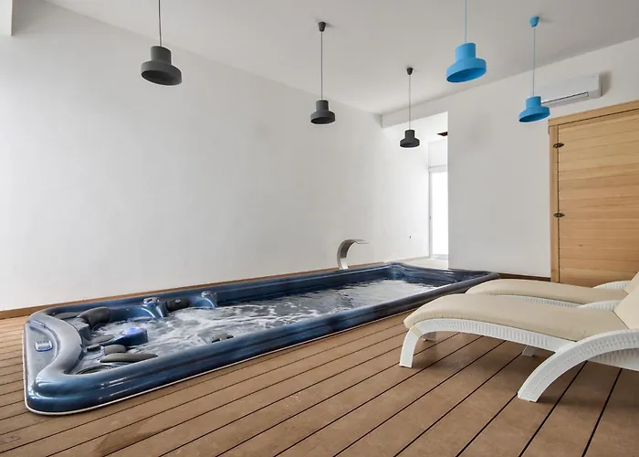 Blu - Family With Indoor Heated Pool, Sauna And Games Mellieha