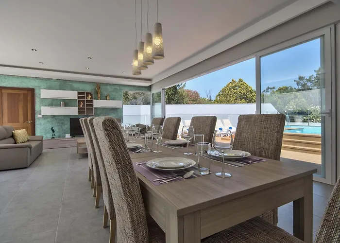 Blu - Family With Indoor Heated Pool, Sauna And Games Villa Mellieha