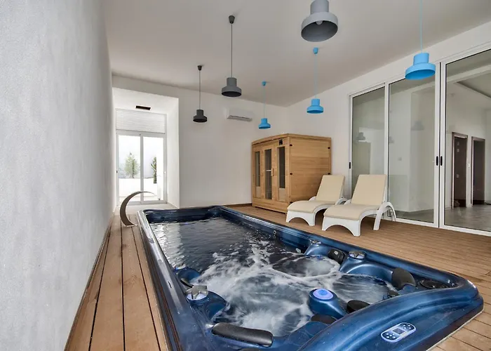 Blu - Family With Indoor Heated Pool, Sauna And Games Villa